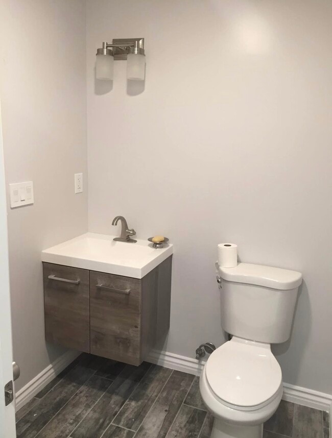Building Photo - 5626 Mason Ave Unit ADU