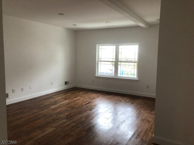 Photo - 1224 E Henry St Unit 1