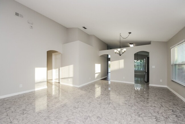 2143 Mallard Creek Cir