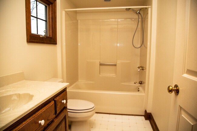 Photo - 1033 Hobbs Rd