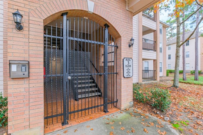 Building Photo - 8051 Bay Branch Dr Unit 312