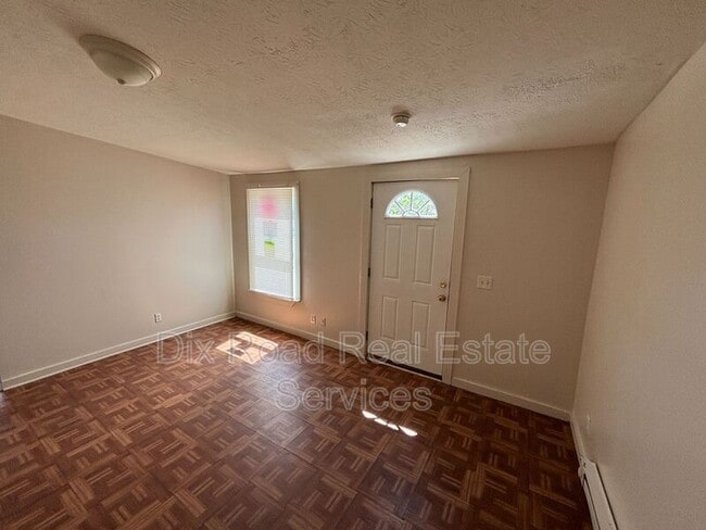 Photo - 829 Maple Ave