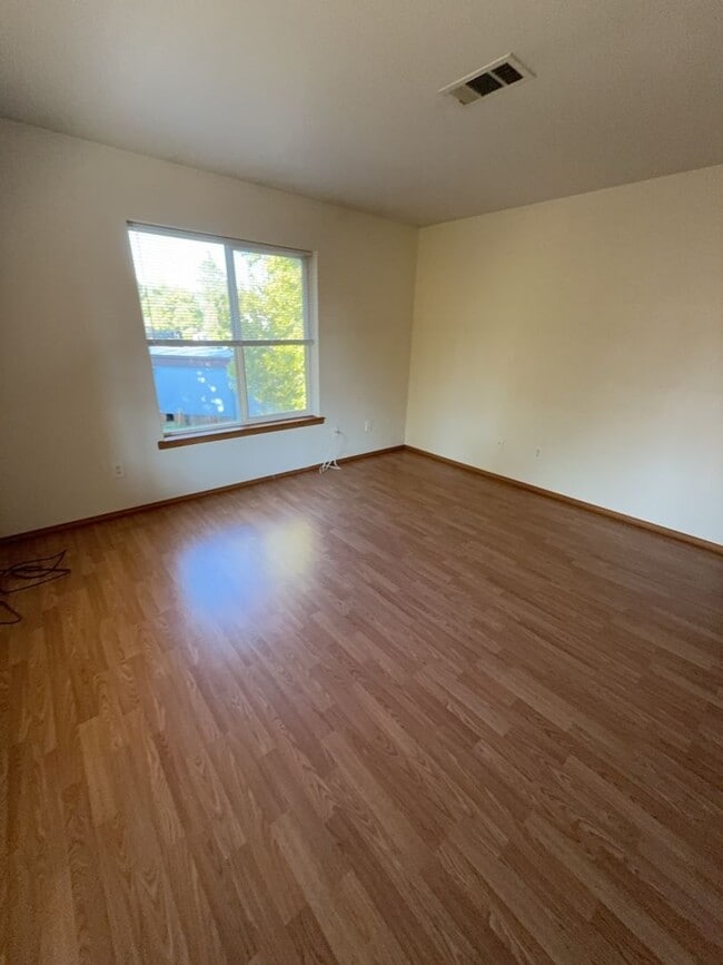 Photo - 2 Bed 1 Bath Upstairs Unit in Well-Maintained Complex