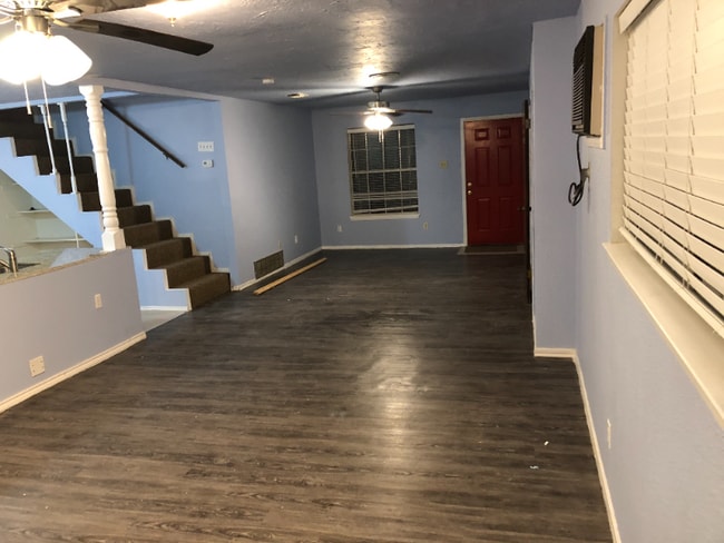Photo - 2607 W Green Oaks Blvd