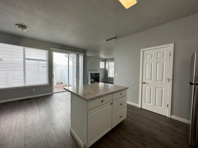 Photo - 3 Bedroom Beaverton Home with A/C!