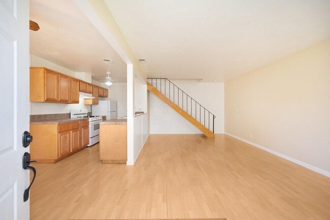 3763 Sapphire Dr