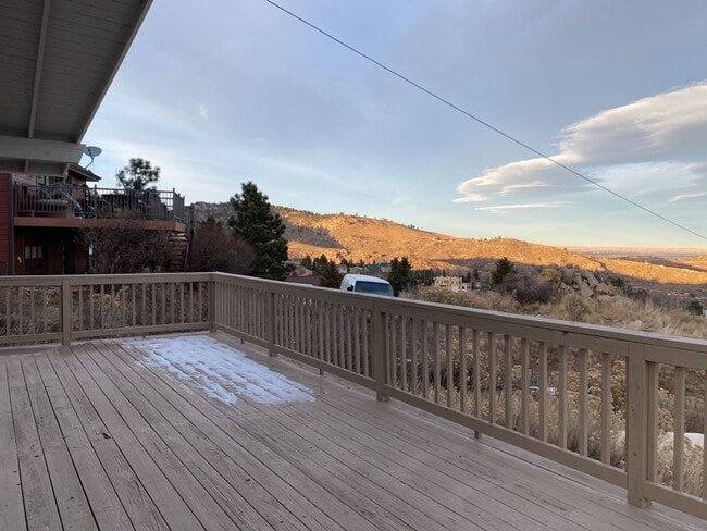 Photo - Mountain Bungalow in Spectacular Setting