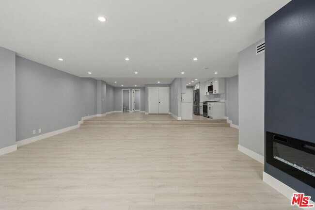 Photo - 441 N Oakhurst Dr Unit 206