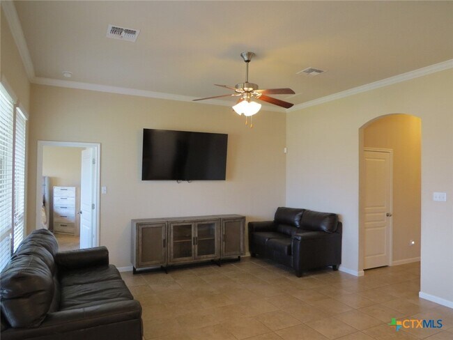 Photo - 5623 Blackstone Dr
