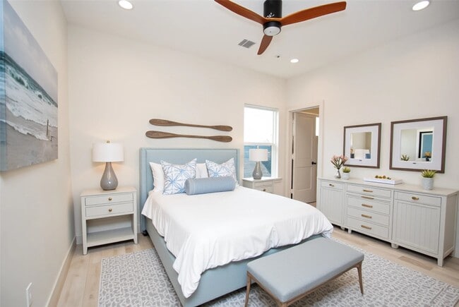 Building Photo - 6310 Illinois St