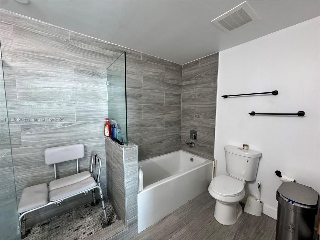 Photo - 6580 Indian Creek Dr