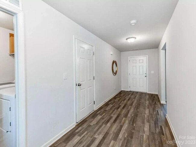 Photo - 1016 Amberlight Circle