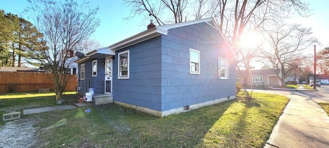Photo - 719 Jefferson St