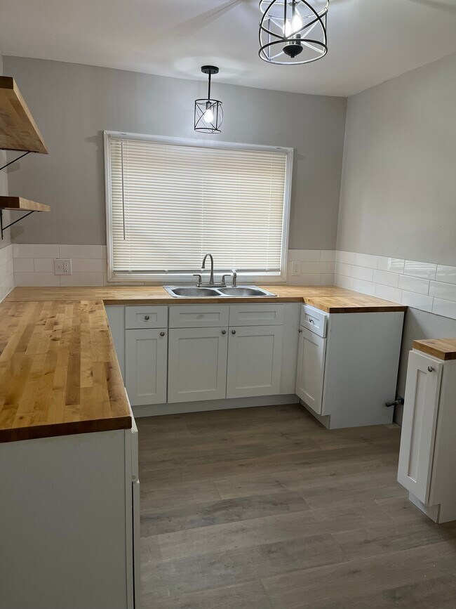 Photo - 4345-4347 Tyler Duplex