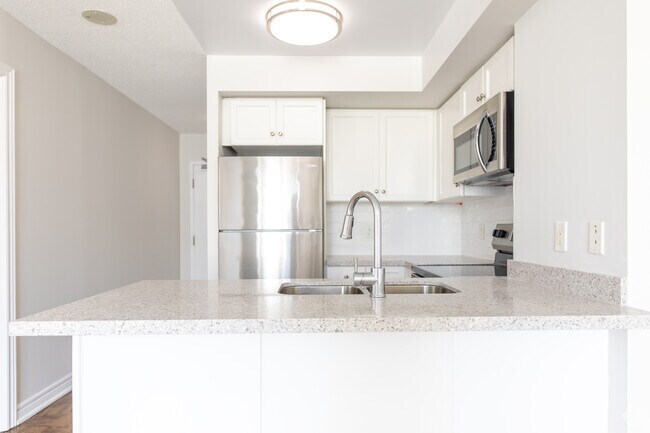 1BR, 1BA - 525SF - Kitchen - The Foresite