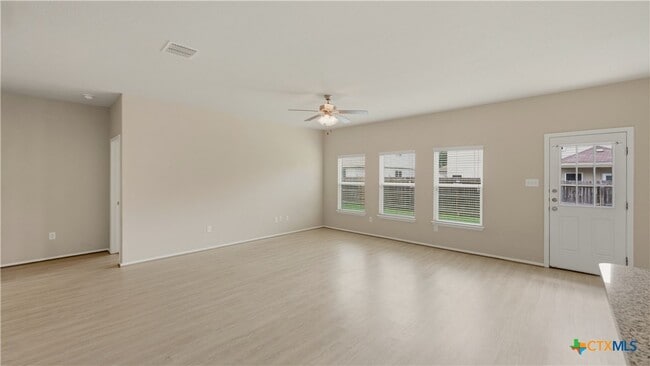 Photo - 140 Fabarm Ln