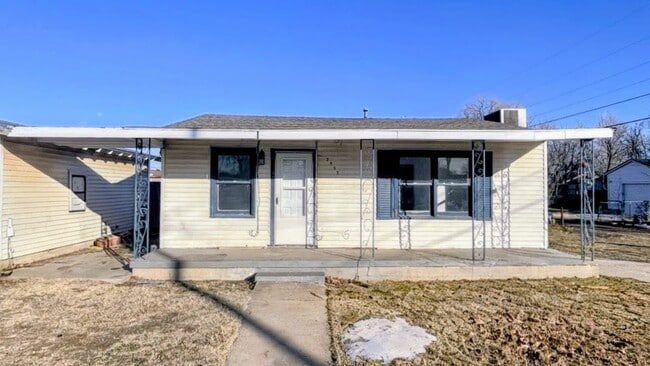 Photo - Cozy Modern Living – Bright 2-Bedroom Home Near Snyder High