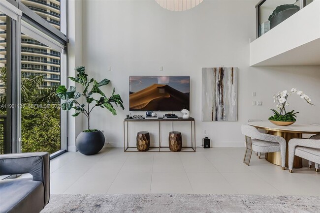 Photo - 6000 Collins Ave Unidad 523