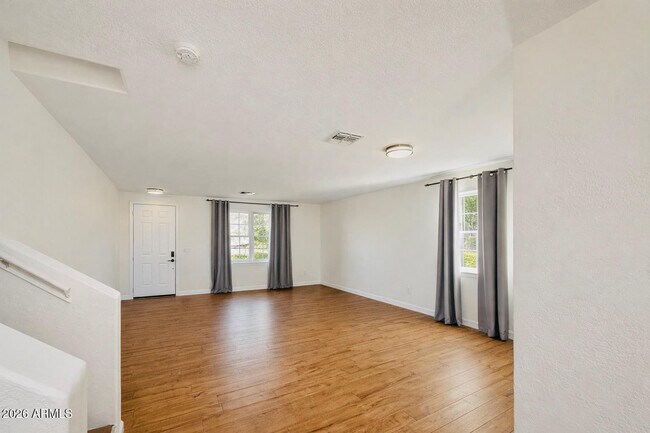 Photo - 1906 E Patrick Ln
