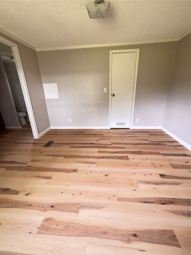 Photo - 229 Morris Ln