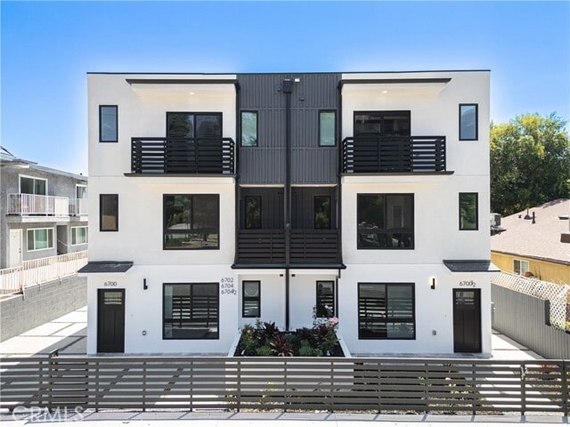 Building Photo - 6700 Kester Ave Rental