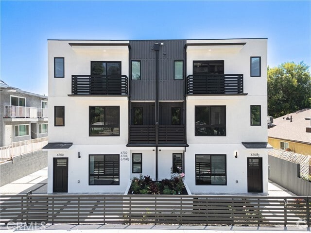 Building Photo - 6700 Kester Ave Rental