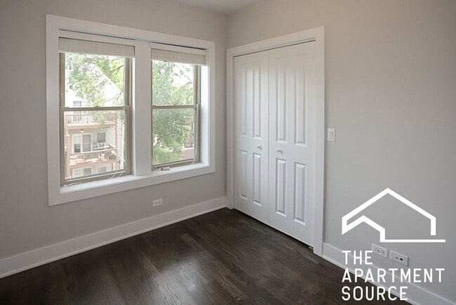 Photo - 3919 N Janssen Ave Unidad 3E