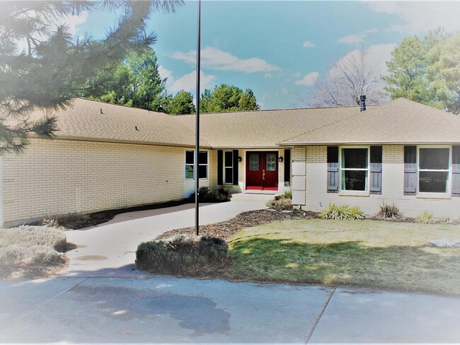 Photo - 2475 E Charros Rd
