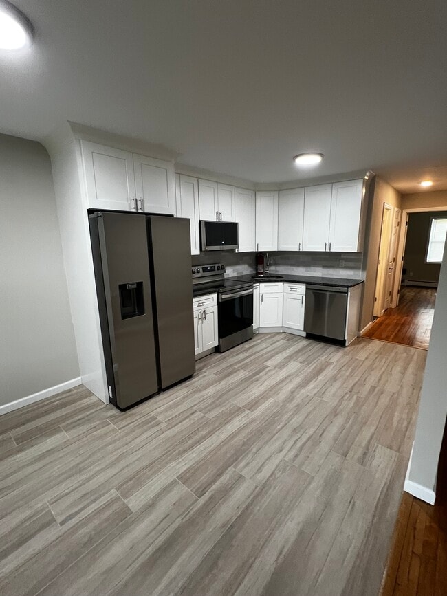 Building Photo - 130 Morris Ave.