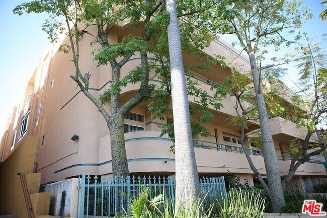 Photo - 4830 Elmwood Ave Unit 203