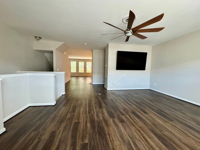 Photo - 1025 Lathrop Ln