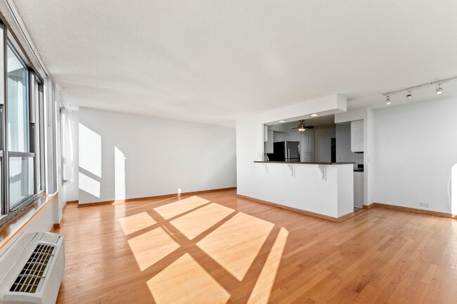 Photo - 5100 N Marine Dr Unit 21A