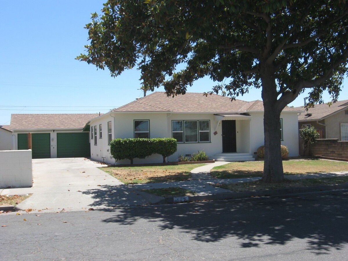 Photo - 412 W El Camino St