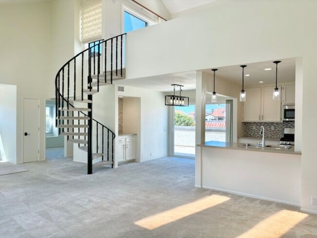 Building Photo - The Colony | Oxnard | 2 Bedroom + 2 Bathroom + Loft