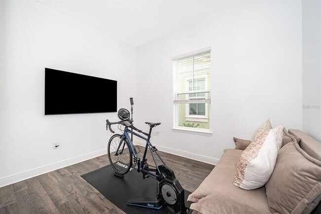 Photo - 9750 Neruda St