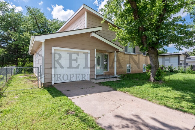 Photo - 533 S Westview Dr