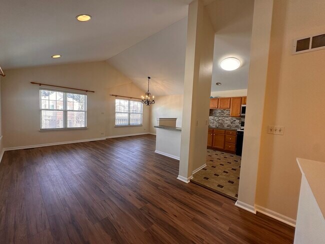 Photo - 437 Pine Lake Cir