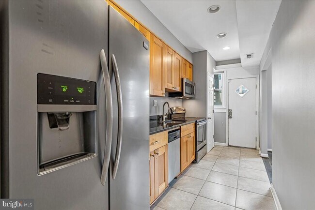 Photo - 1601 Isherwood St NE Unit 1