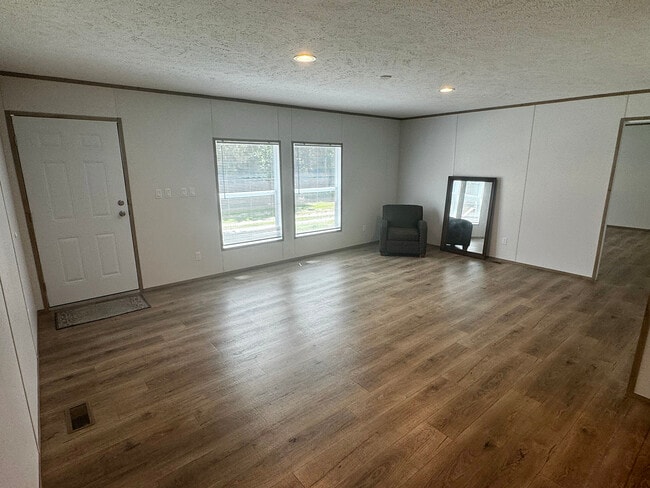 Photo - 97 Bridgeside Rd