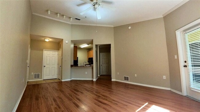 Building Photo - 10017 Courtney Palms Blvd Unit 304
