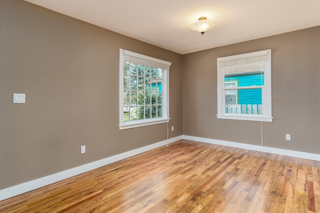 Photo - Beautiful Remodeled 1 Bed/1 Bath Home Close to Campus, Shopping, Restaurants, Parks & More!