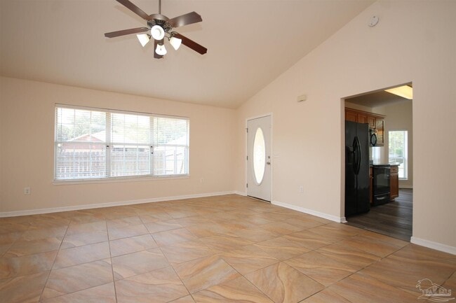 Photo - 4715 Frances St