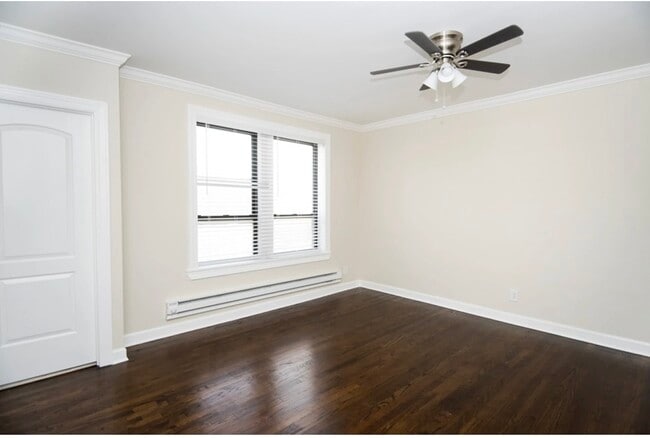 Photo - 3345 N Marshfield Ave