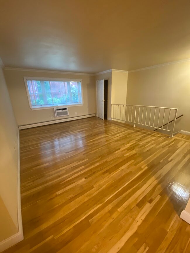 Photo - 468 Watchung Ave Unit 2
