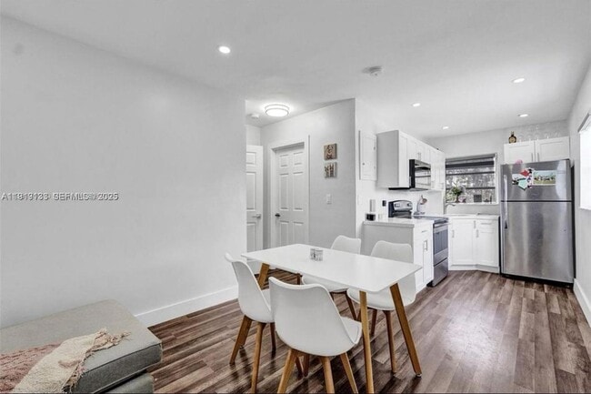 Photo - 685 SW 7th Terrace Unit 3