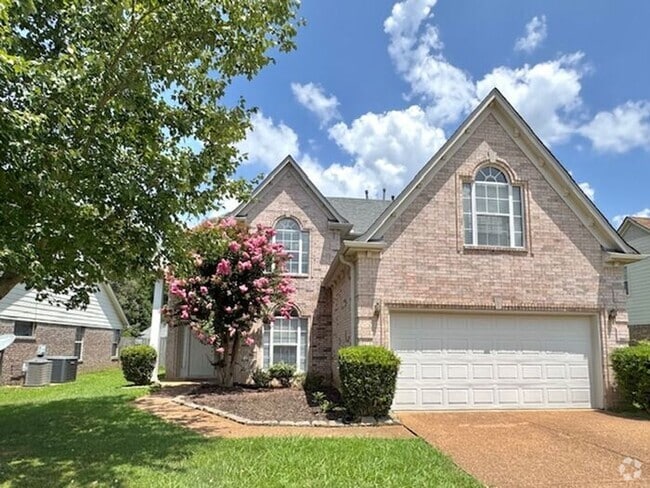 Building Photo - Spacious 3 Bedroom 2.5 With Loft Area Home...