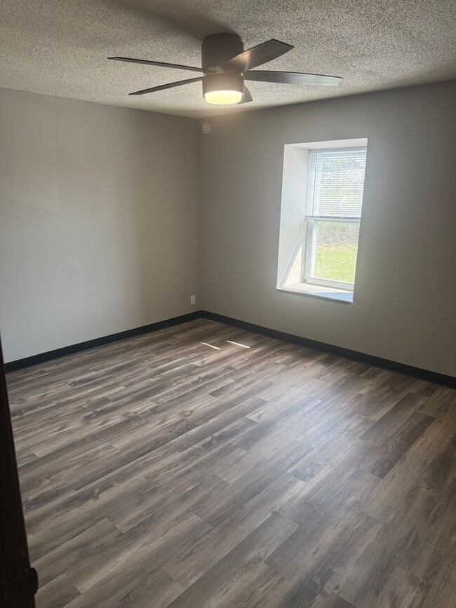 Photo - Comfortable 2BR Apartment in SW CoMo Unit 106