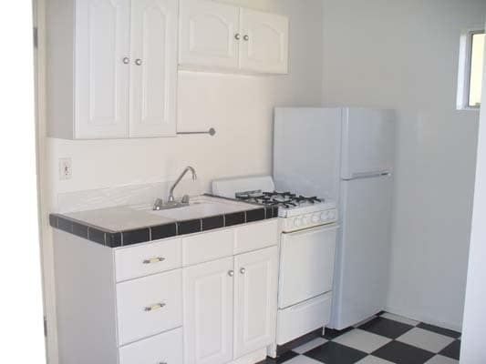 Kitchen - 752 Brooks Ave Unit None