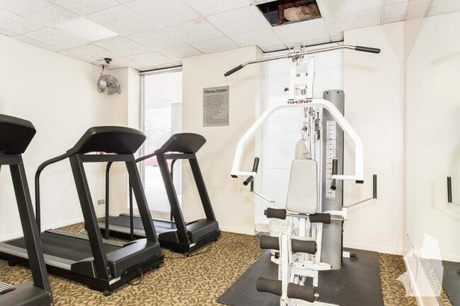 Photo - 4600 N Clarendon Ave