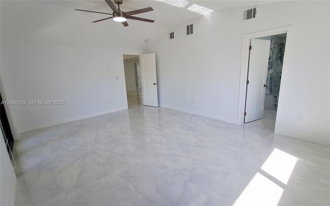 Photo - 216 Shadow Way